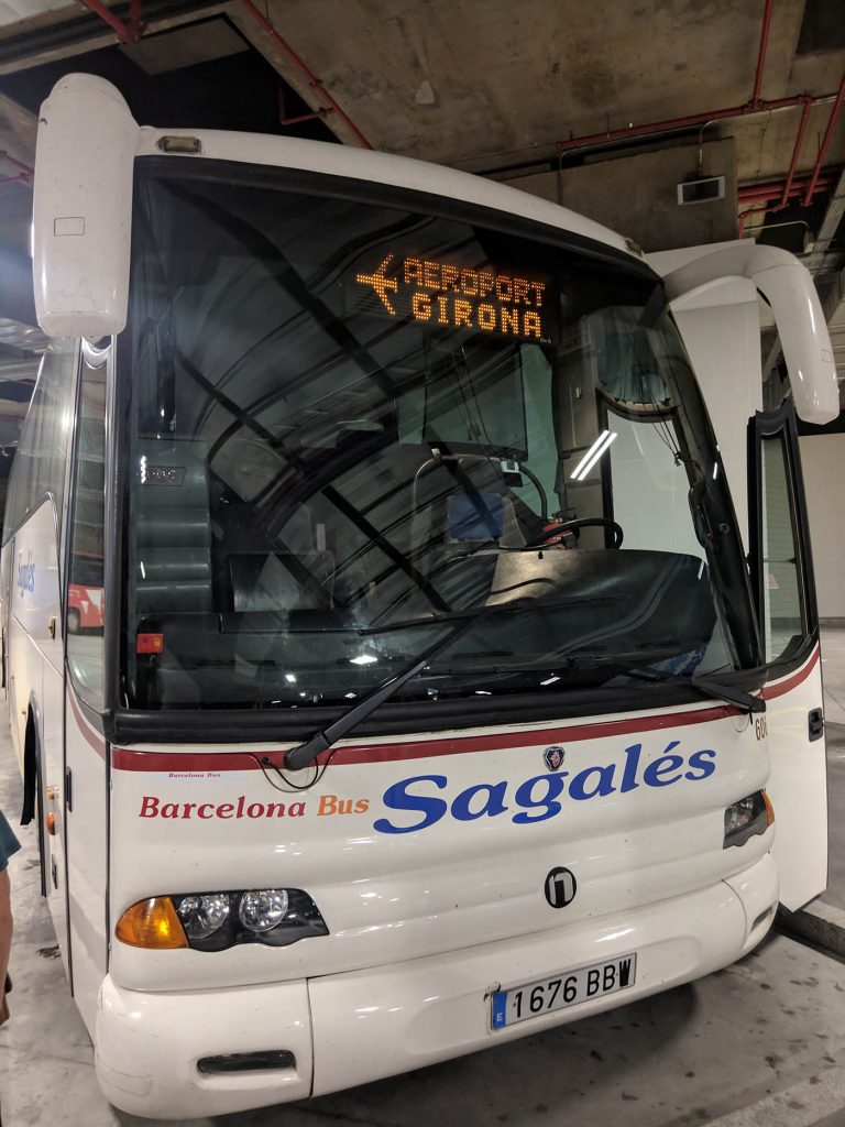 автобус в Жирону