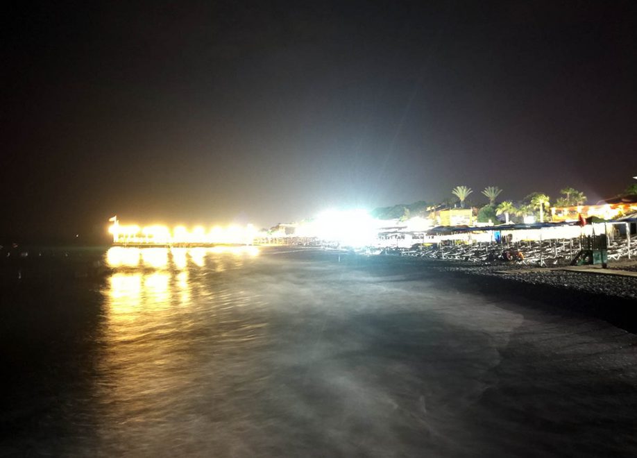 Кириш пляж ночью